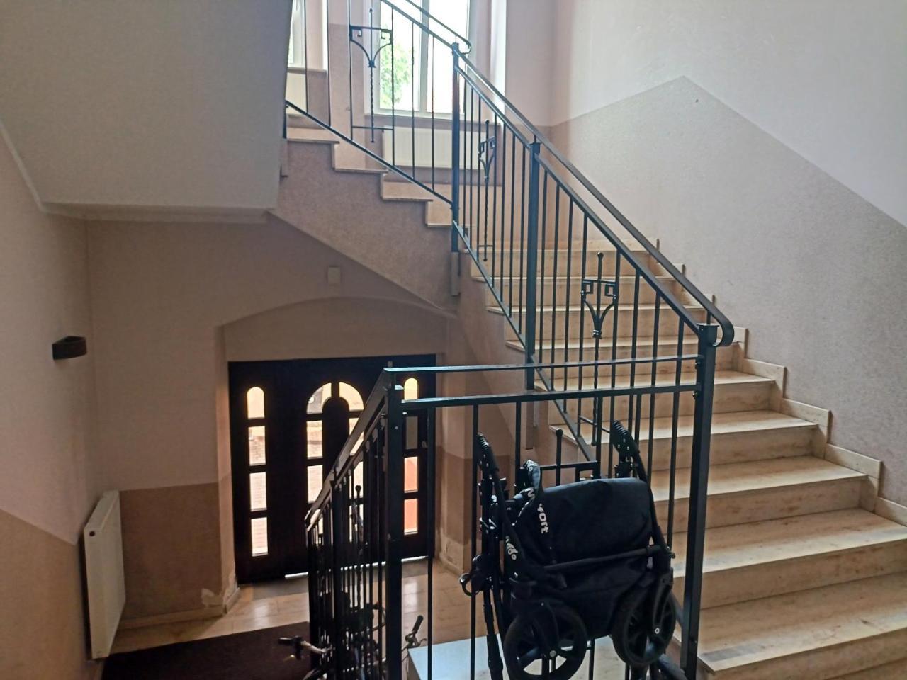 Lemuria Pokoje Hostel Chojnowska A Legnica Buitenkant foto