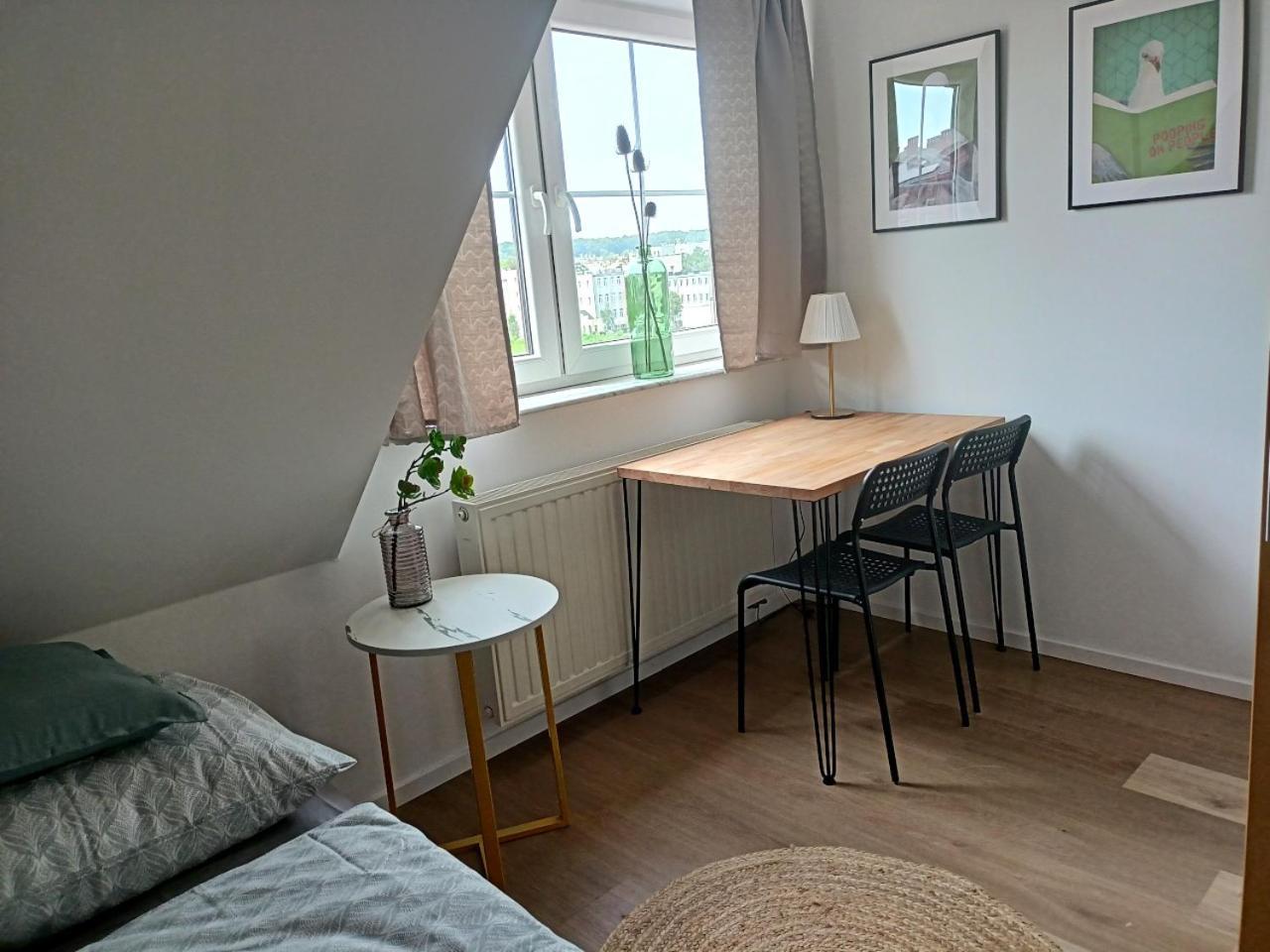Lemuria Pokoje Hostel Chojnowska A Legnica Buitenkant foto