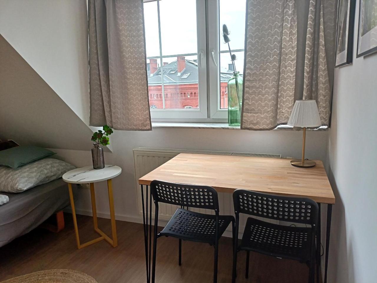 Lemuria Pokoje Hostel Chojnowska A Legnica Buitenkant foto