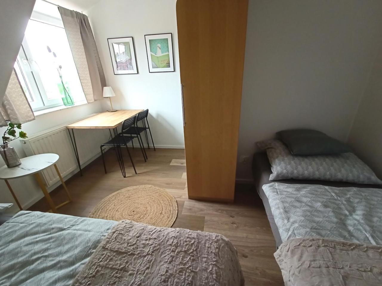 Lemuria Pokoje Hostel Chojnowska A Legnica Buitenkant foto