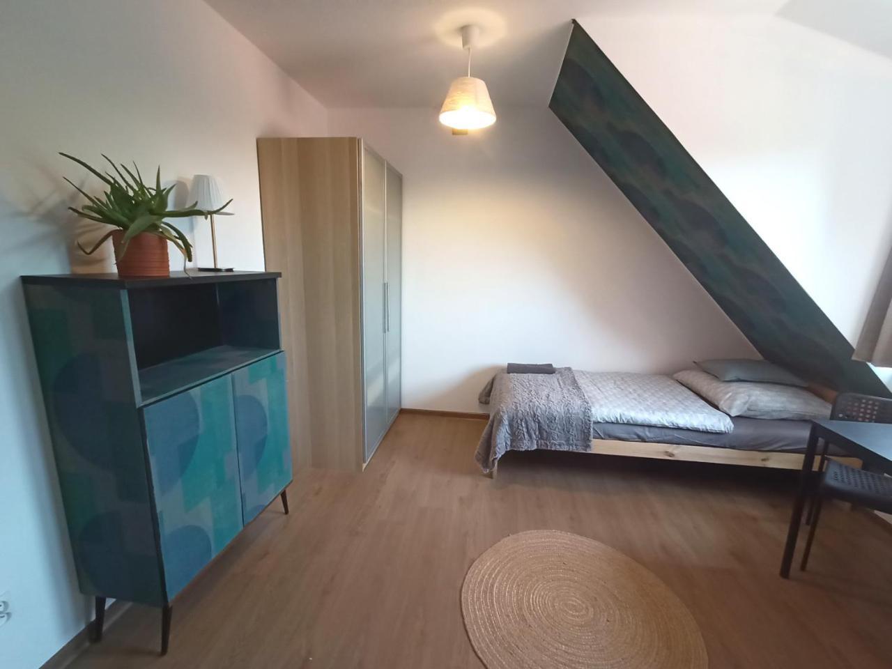 Lemuria Pokoje Hostel Chojnowska A Legnica Buitenkant foto