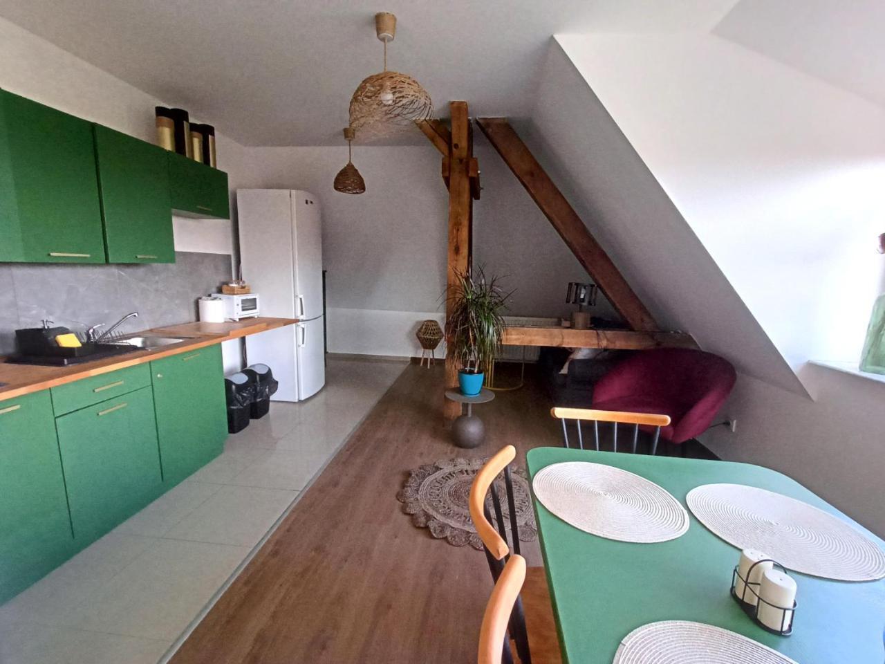 Lemuria Pokoje Hostel Chojnowska A Legnica Buitenkant foto