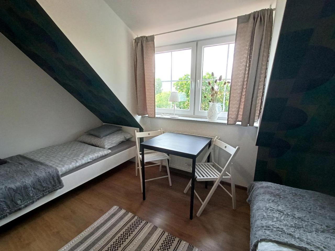 Lemuria Pokoje Hostel Chojnowska A Legnica Buitenkant foto