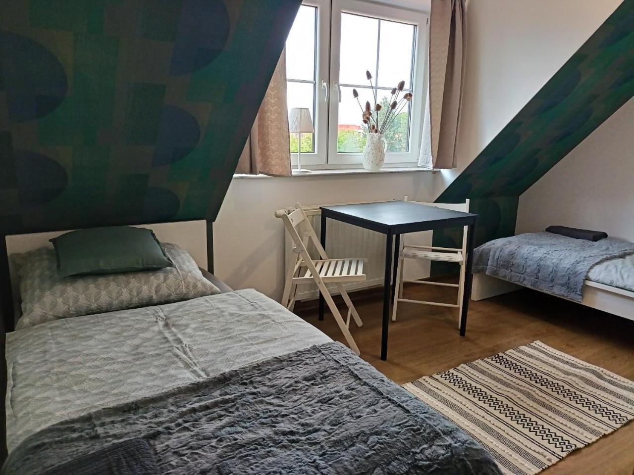 Lemuria Pokoje Hostel Chojnowska A Legnica Buitenkant foto